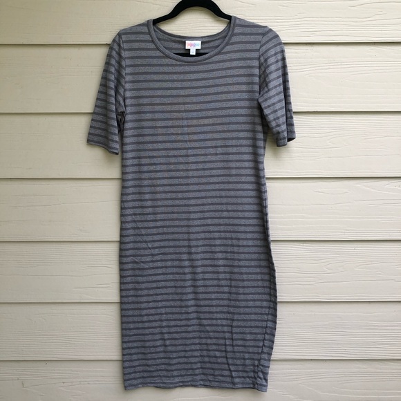 LuLaRoe Dress Julia M ***30% off 3+ - Picture 1 of 2